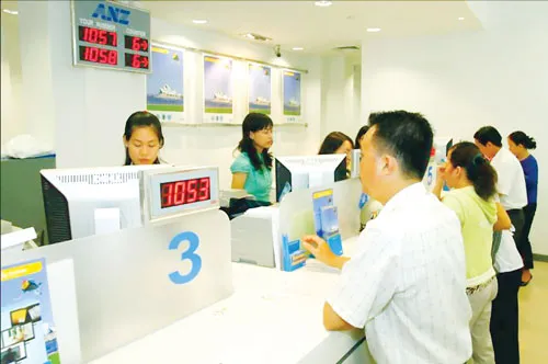 NH và công ty bảo hiểm nên có nhiều sản phẩm linh hoạt, phù hợp với thói quen người dân. NH và công ty bảo hiểm nên có nhiều sản phẩm linh hoạt, phù hợp với thói quen người dân.